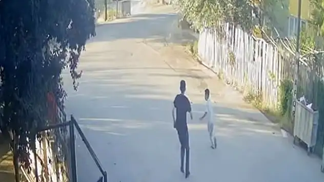 Malatya'da depremden görüntüler: Çocukların panik anları güvenlik kamerasına yansıdı