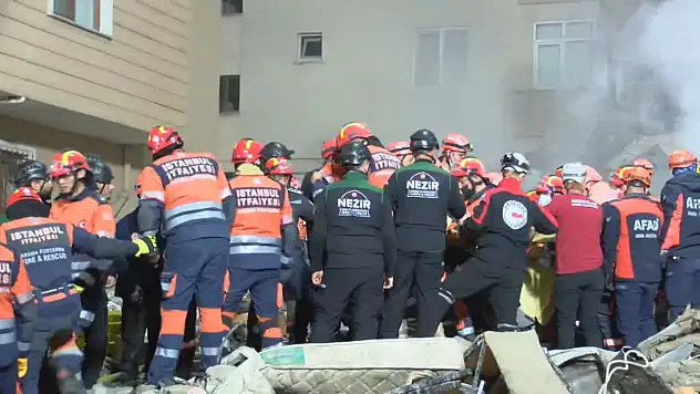 Maltepe'deki enkazda 1 kişinin cansız bedenine ulaşıldı