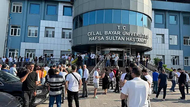 Manisa Büyükşehir Belediye Başkanı Ferdi Zeyrek'in vefat haberi şehri yasa boğdu