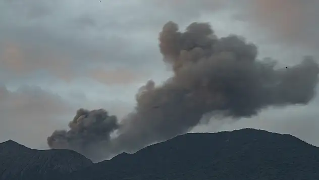 Marapi Yanardağı yeniden faaliyete geçti