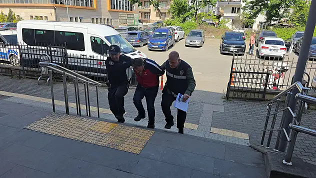 Market çalışanını gizlice fotoğraflayan şahıs yakalandı