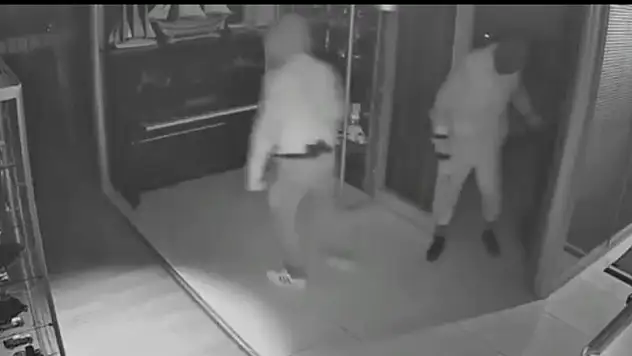 Maskeli beşler 2 ay süren titiz çalışmayla yakayı ele verdi