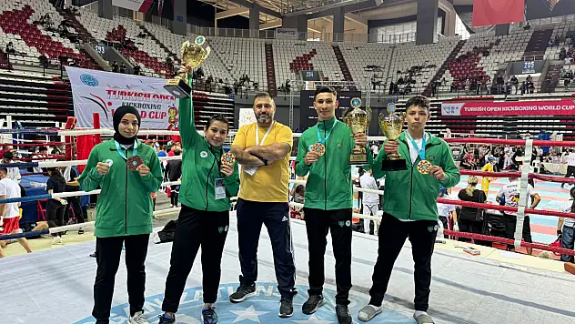 Meram Belediyesi Kick Boks Takımı'ndan Dünya Kupası'nda madalya yağmuru