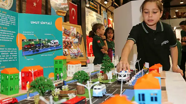 Meram'da BİLFEST heyecanı: Minik mucitler kıyasıya yarıştı