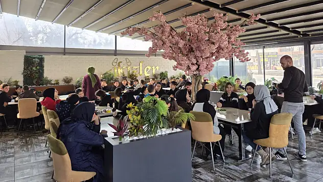 Meram'da öğrencilere başarı ödülü: Lahmacunlu motivasyon etkinliği!