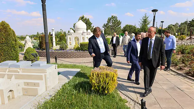 Meram'da zaman yolculuğu yeniden başlıyor: 80 Binde Devr-i Alem Parkı yenileniyor