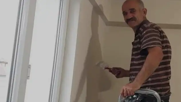Merdivenden düşen boyacı hayatını kaybetti