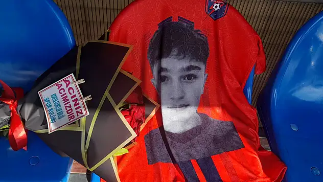 Merhum Eray Taha Aksoy, ilk maçta anıldı