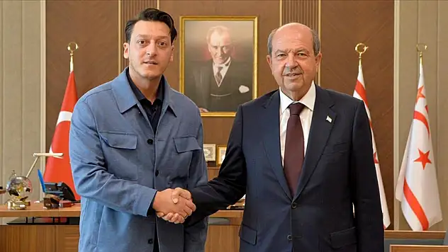 Mesut Özil'den FIFA ve UEFA'ya çağrı!
