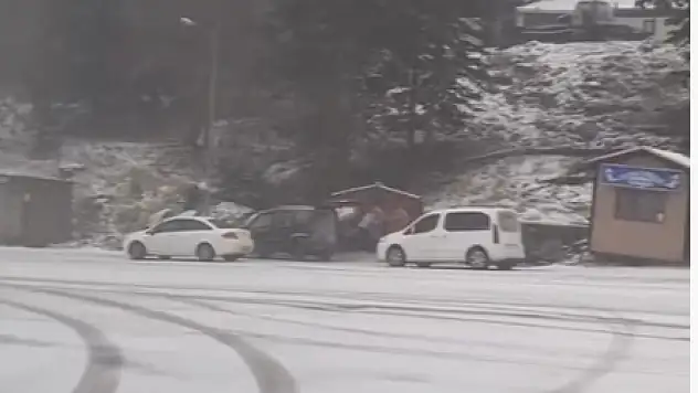 Meteoroloji'nin uyarısından sonra kar yağışı etkili oldu!