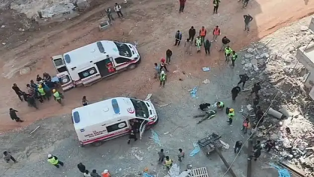 Metrelerce yüksekten yere çakıldılar!