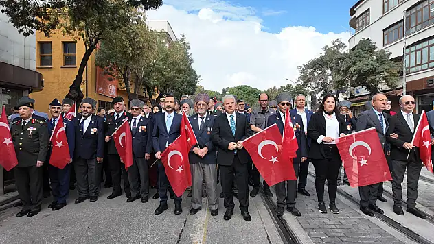 Mevlana Meydanı'nda dualar yükseldi: Konyalılar gaziler için yürüdü