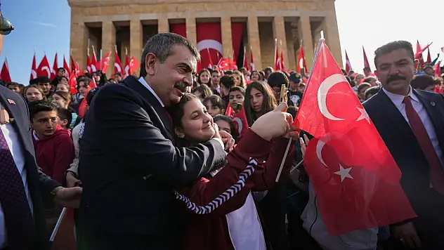 Milli Eğitim Bakanı Tekin'den 23 Nisan Ulusal Egemenlik ve Çocuk Bayramı mesajı
