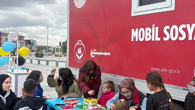 Mobil hizmet aracı Konya'da: Vatandaş haklarını yerinde öğrendi