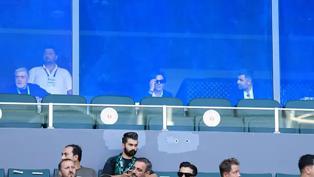 Montella, Kocaeli Stadyumu'nda maçı takip etti