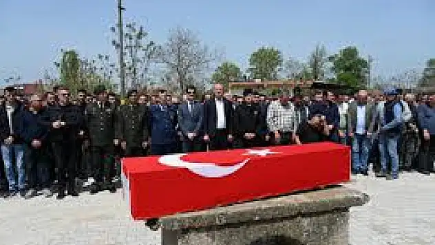 Motosiklet kazasında yaşamını yitiren astsubay son yolculuğuna uğurlandı