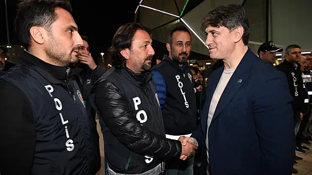 Müdür Koç ilk maçında taraftarların ilgi odağı oldu!