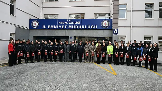 Müdür Yüksek'ten kadın personellere 8 Mart sürprizi