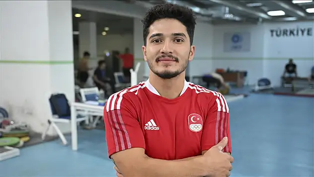 Muhammed Furkan Özbet'ten tarihi zafer