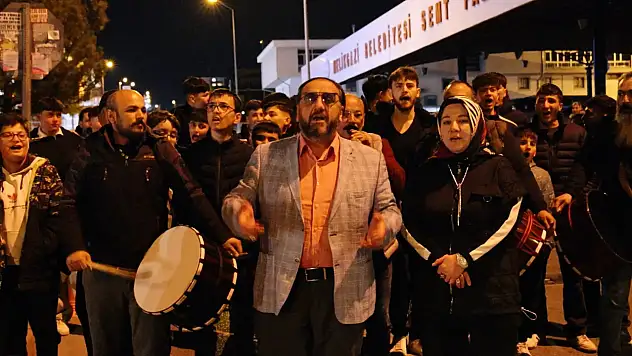 Muhtar ve Ramazan davulcularından ilahili klip: Sosyal medyada binlerce kez tıklandı!