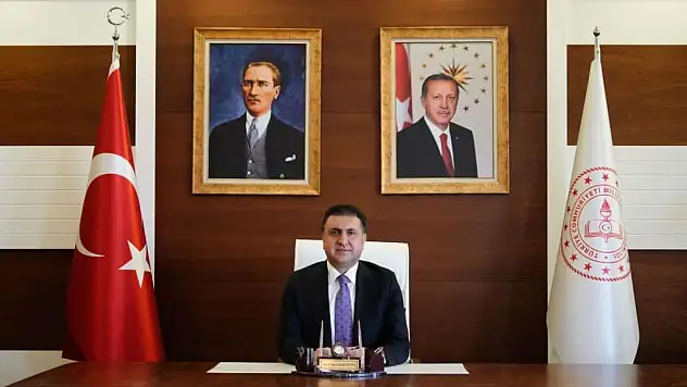 Murat Mücahit Yentür kimdir? Kaç yaşında? Murat Mücahit Yentür'ün eşi kimdir? Hangi partiden?