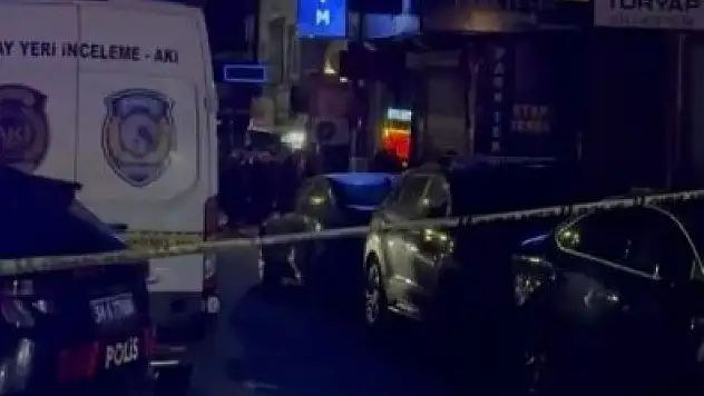 Müzikholde silahlı çatışma! 1'i polis 2 kişi hayatını kaybetti