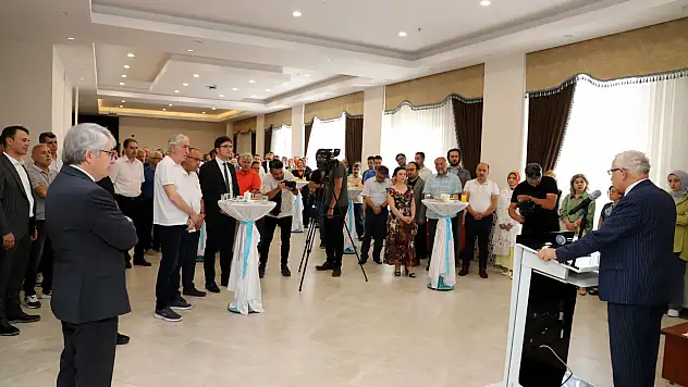 NEÜ'de bayramlaşma