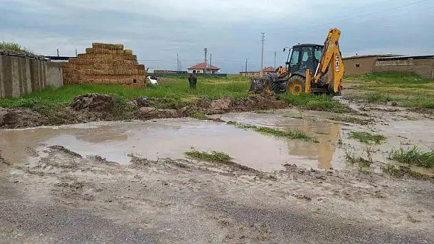 o ilçede belediye sel felaketine anında müdehale etti