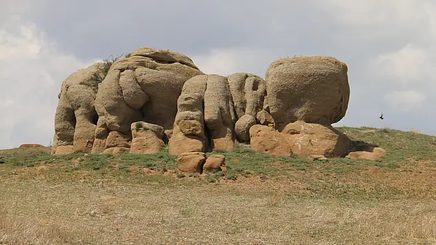 O kayaların sırrı çözülmüyor!