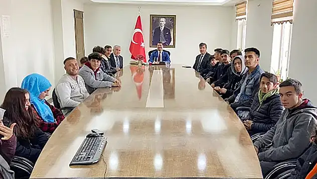Öğrencilerden Kaymakam Bertan'a Ziyaret