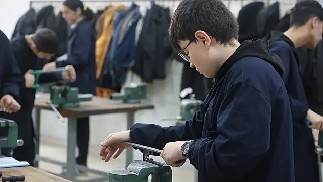 Okul değil adet fabrika: Konya'daki meslek lisesinden 12 milyon liralık üretim
