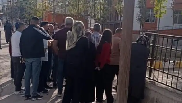 Okula pompalı tüfekle gelen öğrenci paniğe neden oldu