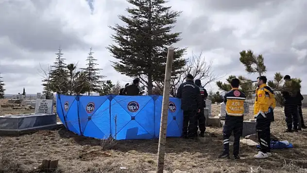 Olayın adresi Aksaray! Mezarlıkta dua ederken öldürüldü: 'Sonra kafasına tekmeler attı'