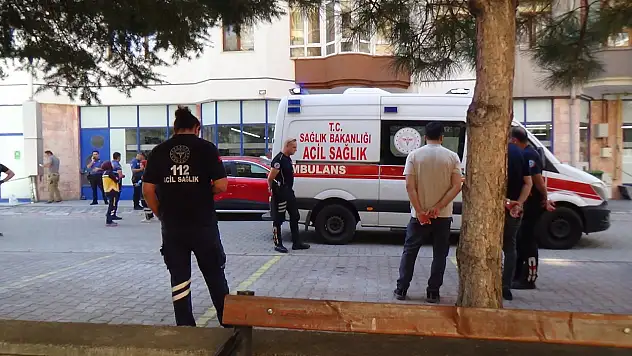 On birinci kattan aşağı düşen adam hayatını kaybetti!