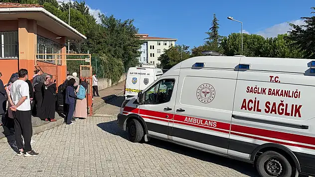 Ortaokulda dehşet! Sınıf arkadaşlarını bıçakladı: 5 yaralı