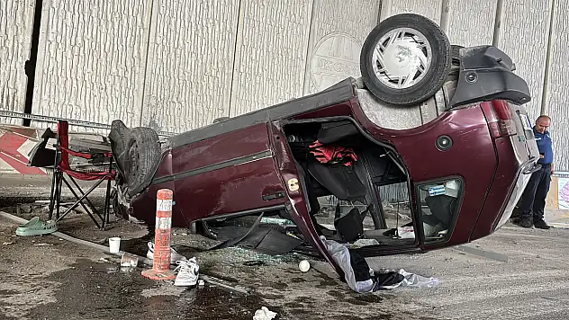 Otomobil devrildi: 5 kişi yaralandı