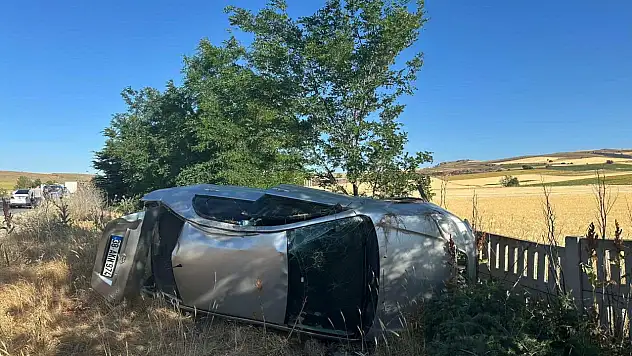 Otomobil devrildi 5 kişi yaralandı