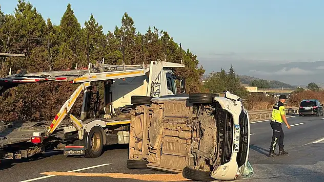 Otomobil devrildi: 6 kişi yaralandı