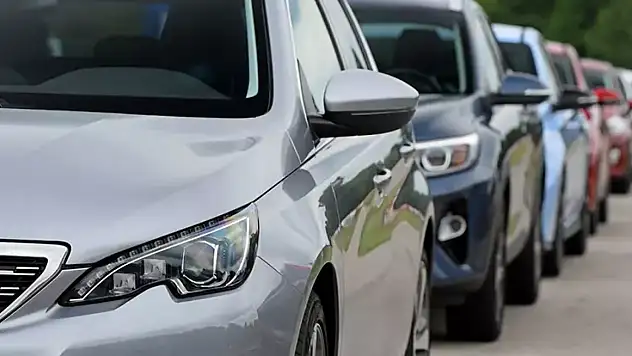 Otomobil pazarında frene basıldı: Martta satışlar sert düştü