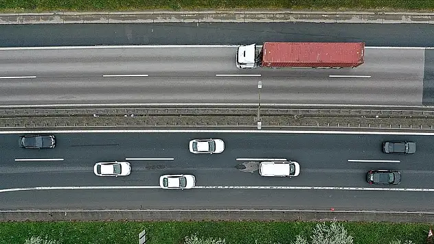 Otoyollarda yeni hız sınırı uygulaması yarın başlıyor