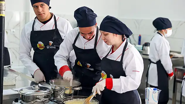 Özel ellerden geleneksel lezzetler: Konya'da kalpleri ısıtan lezzet yarışması