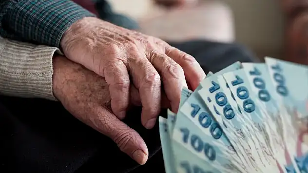 Özgür Erdursun'dan emekli maaşını artıracak kritik uyarı