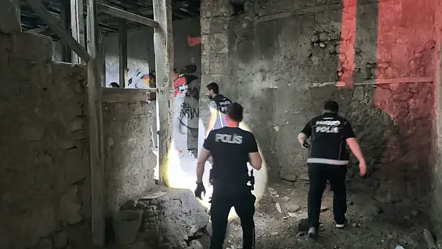 Park ve sokaklarda 'Güven' mesaisi: Yüzlerce sorgudan terör şüphelisi çıktı!