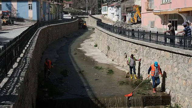 Pazar yerlerine bahar temizliği