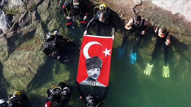 Pertek'te 19 Mayıs'a özel 'Ata'ya saygı dalışı'