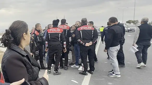 Polis cenazesi sırasında konvoya saldırı: 4 yaralı