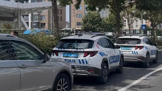Polis ekipleri kazaya karıştı: Bir yaralı!