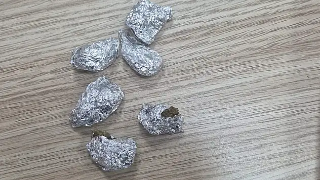 Polisin şüphelendiği çocuklarından üzerinden uyuşturucu ele geçirildi