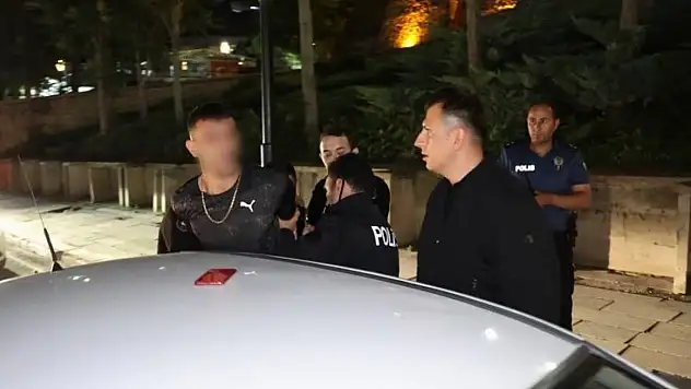 Polisten kaçan şahıs yakalanınca gülerek 'Türk polisinden kaçılmaz' dedi