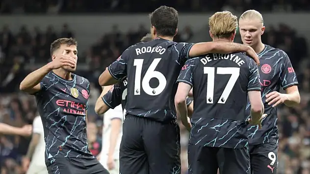 Premier Lig'de Manchester City lider